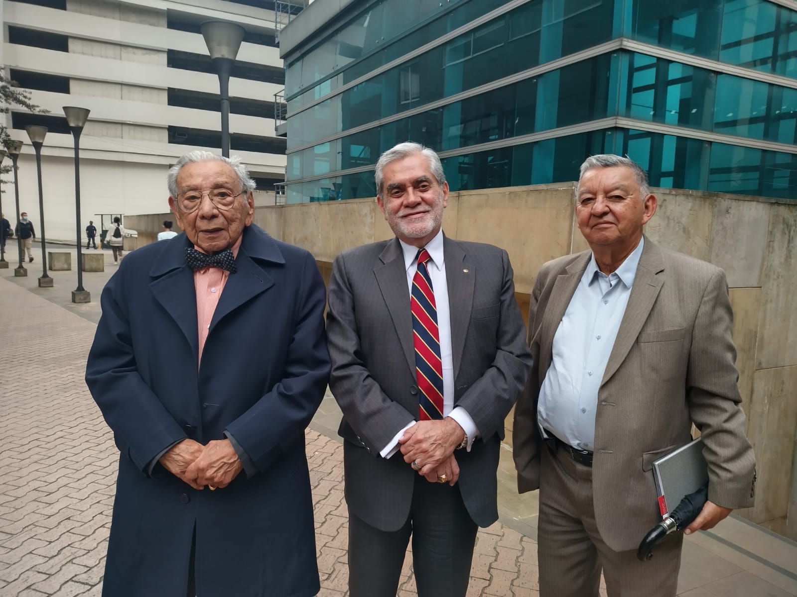 Imagen artículo:  Ramón Pérez, Jairo Rodríguez y Alfonso Lozano presentes en el aniversario de la Facultad de Ingeniería  🎓